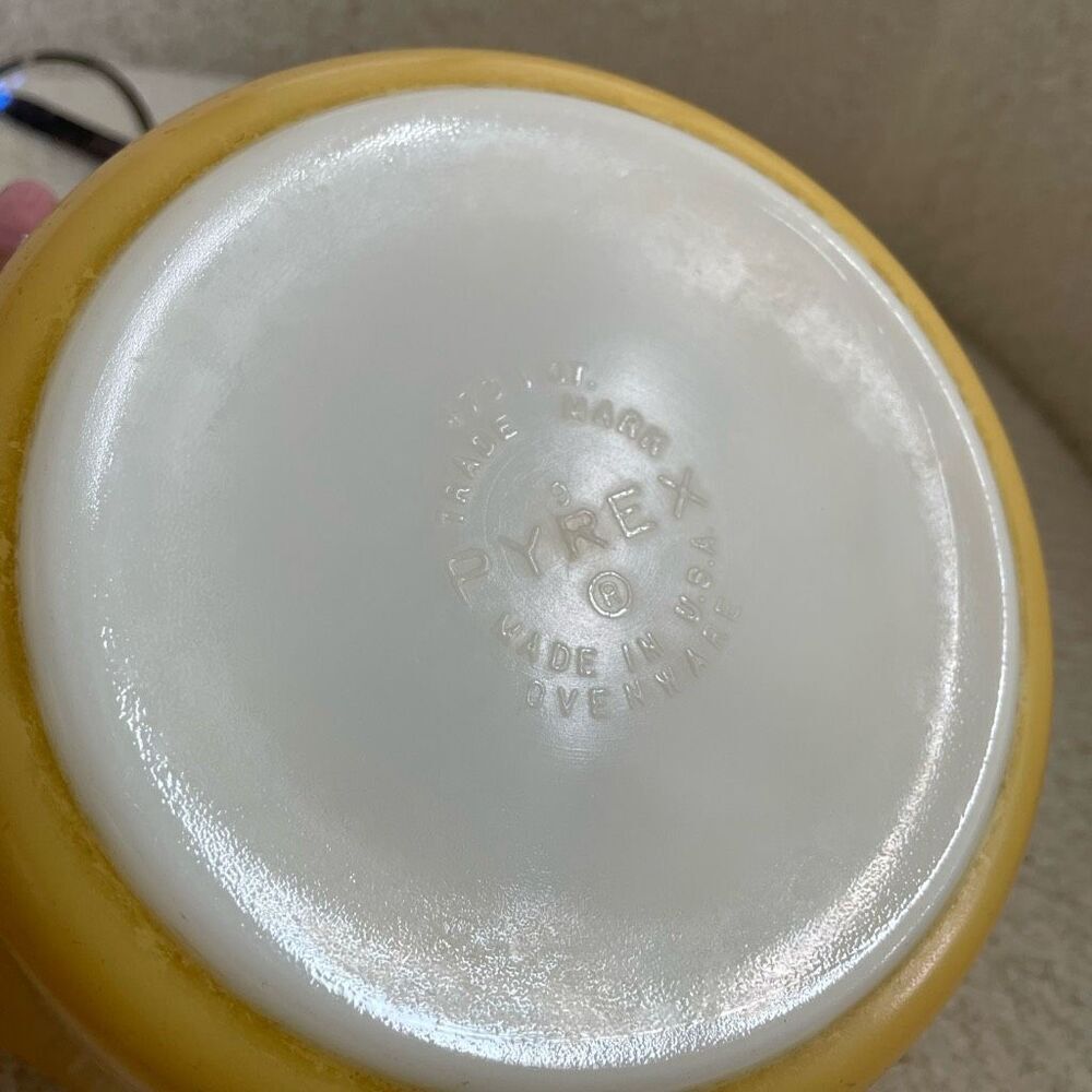 Vintage Pyrex Yellow Small 1Q 1 Quart Casserole 743 - Picture 8 of 8